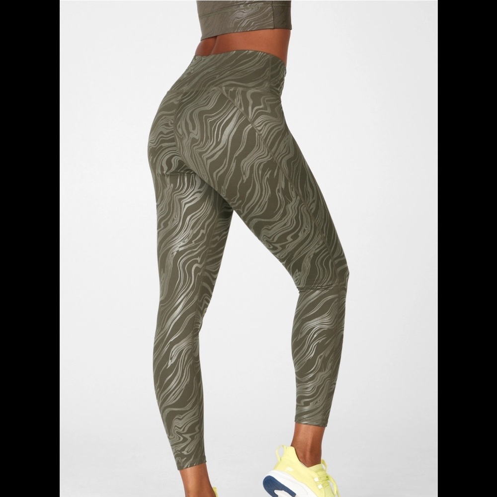 Fabletics leggings w/ reversible bra